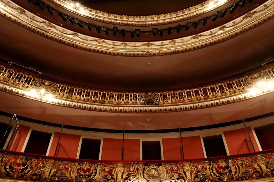 Empty theatre stage symbolizing Portugal's arts funding debate