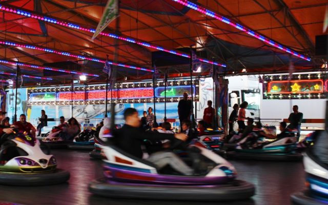 Fairground rides and lights at Coimbra's popular summer fair